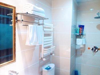 Fu Yuan Business Hotel- Luanchuan Gucheng  Esterno foto